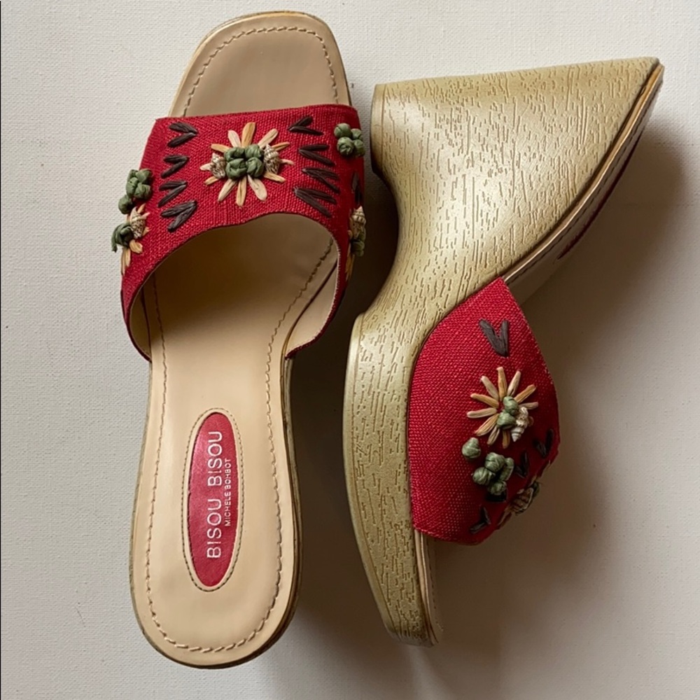 Bisou Bisou Wedge Shoes - Picture 2 of 10